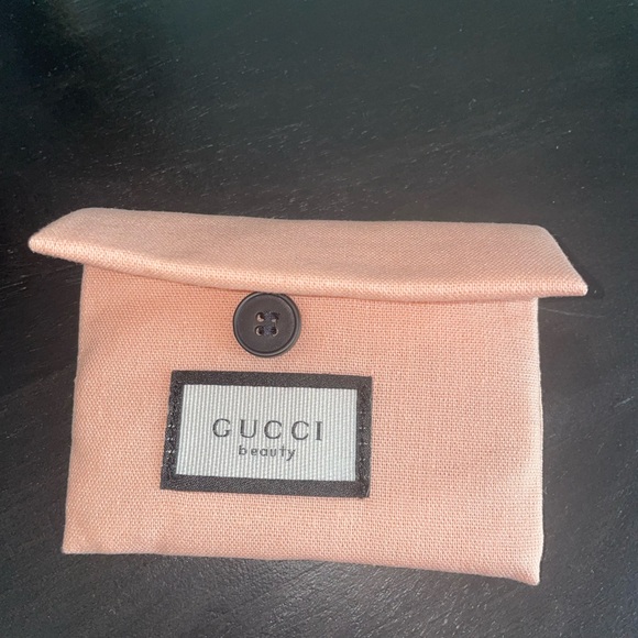 Gucci Beauty Pouch and Comb
Gift Set - Picture 8 of 11